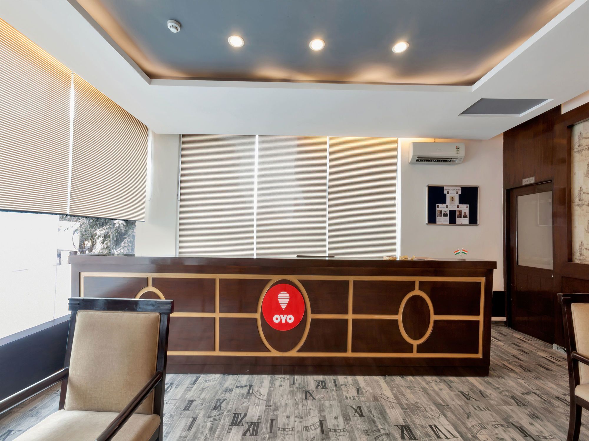 Hotel Oyo 9841 The Vivir 1 Noida Esterno foto